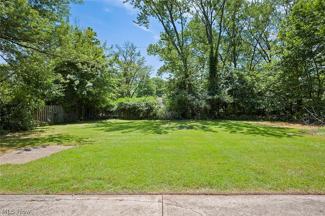 18066 Weston Road Cleveland, OH 44121 - Photo 17 of 18