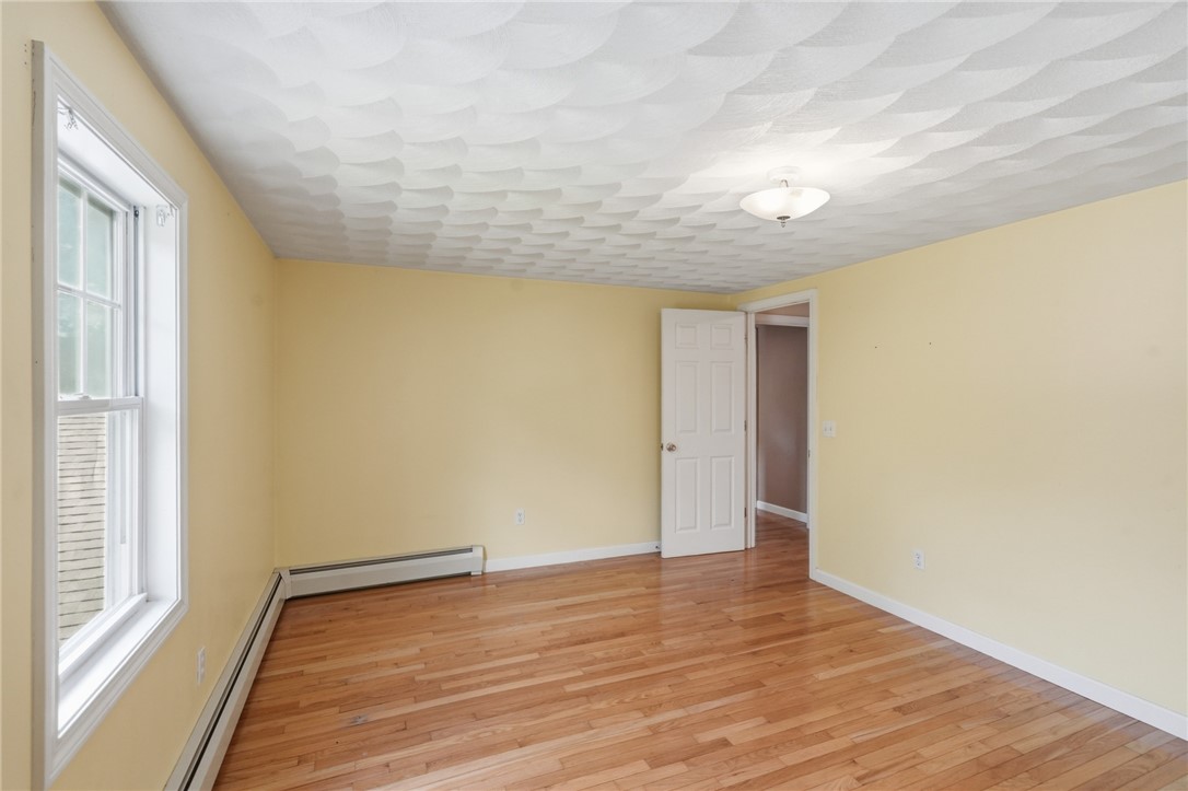 128 Grandview Avenue Lincoln, RI 02865 - Photo 25 of 48 Second floor bed