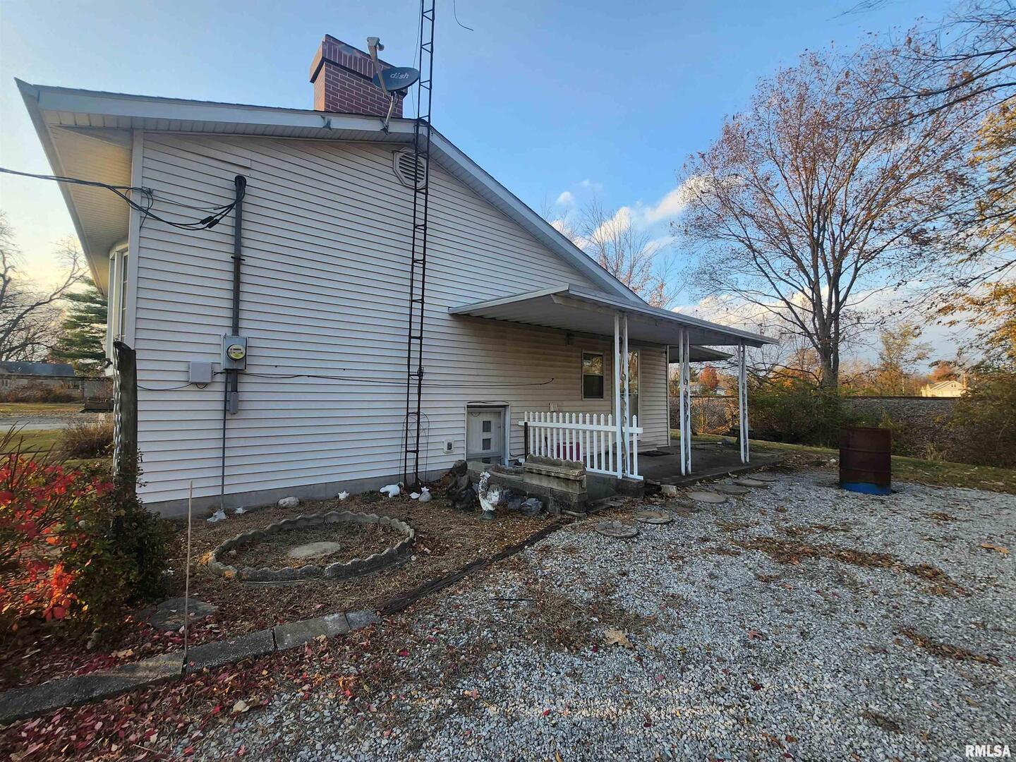 81 Cripple Creek Road Pinckneyville, IL 62274 - Photo 3 of 12