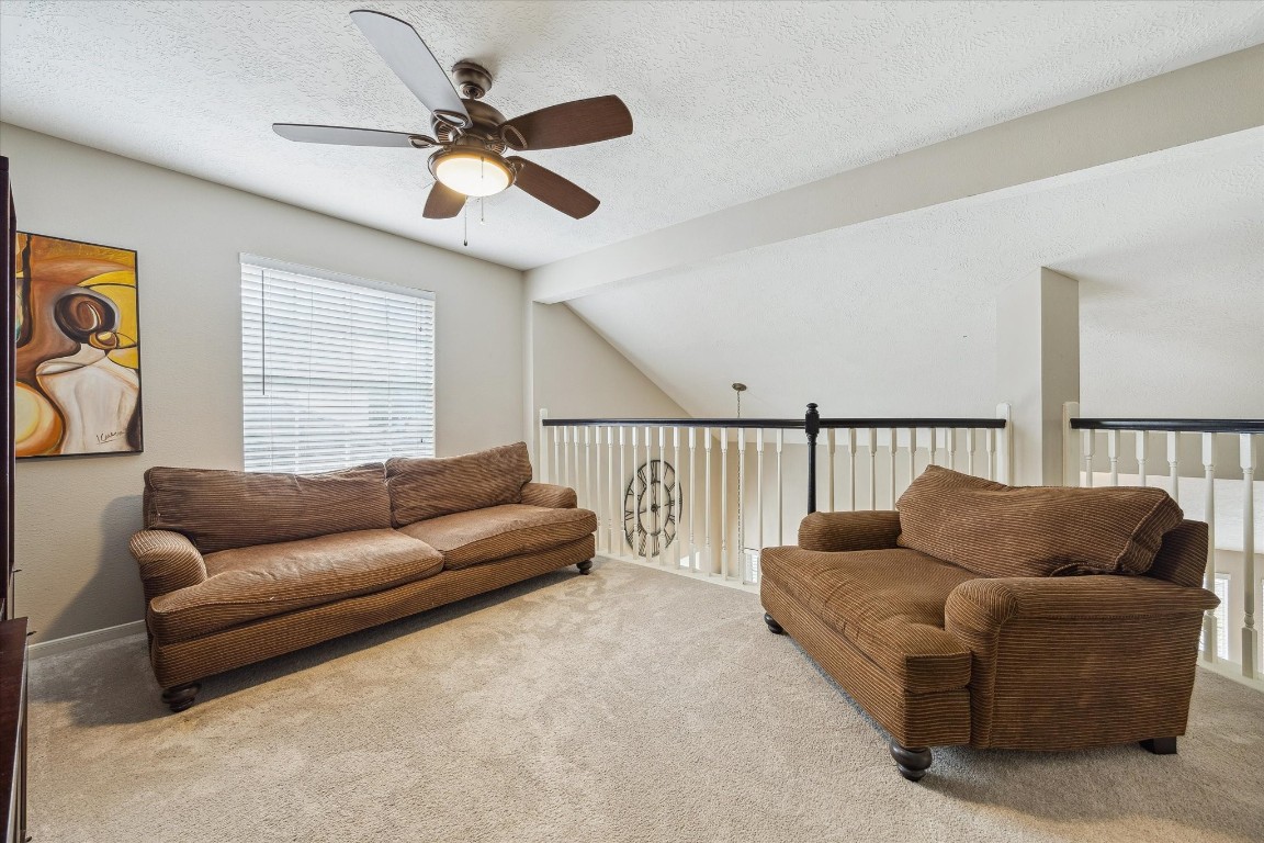 9831 Therrell Drive Houston, TX 77064 - Photo 30 of 44 a living room with furniture
