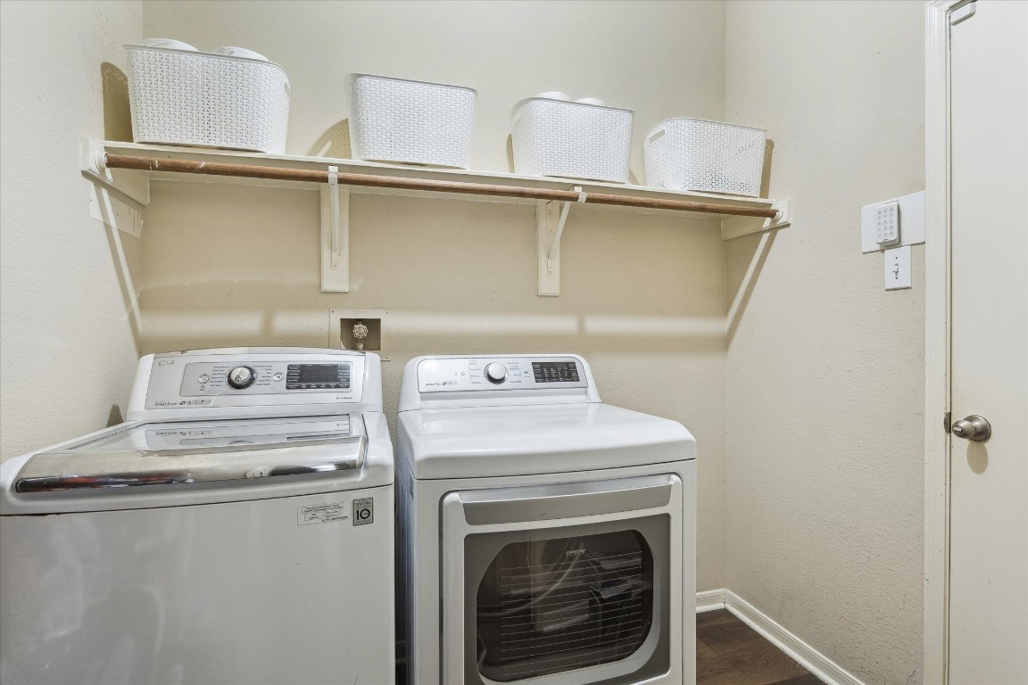 9831 Therrell Drive Houston, TX 77064 - Photo 38 of 44 a close up of a washer and dryer