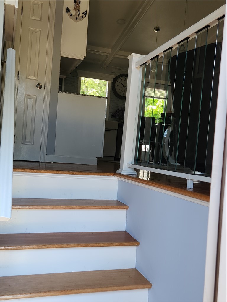 75 Chiswick Road Warwick, RI 02889 - Photo 11 of 32