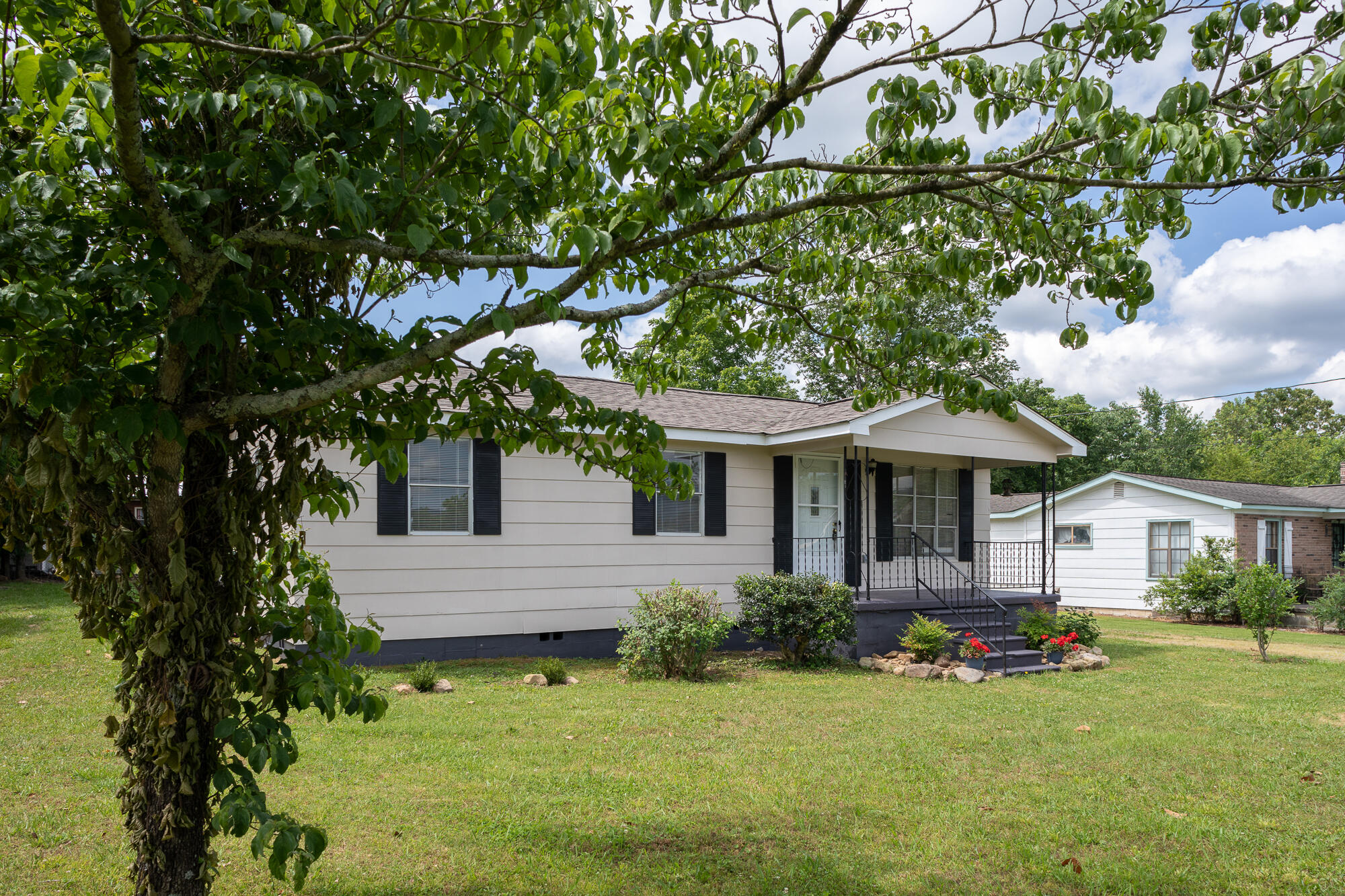 350 Gulch Road Trenton, GA 30752 - Photo 18 of 26 20230601_350Gulch__HoltWebb_0095