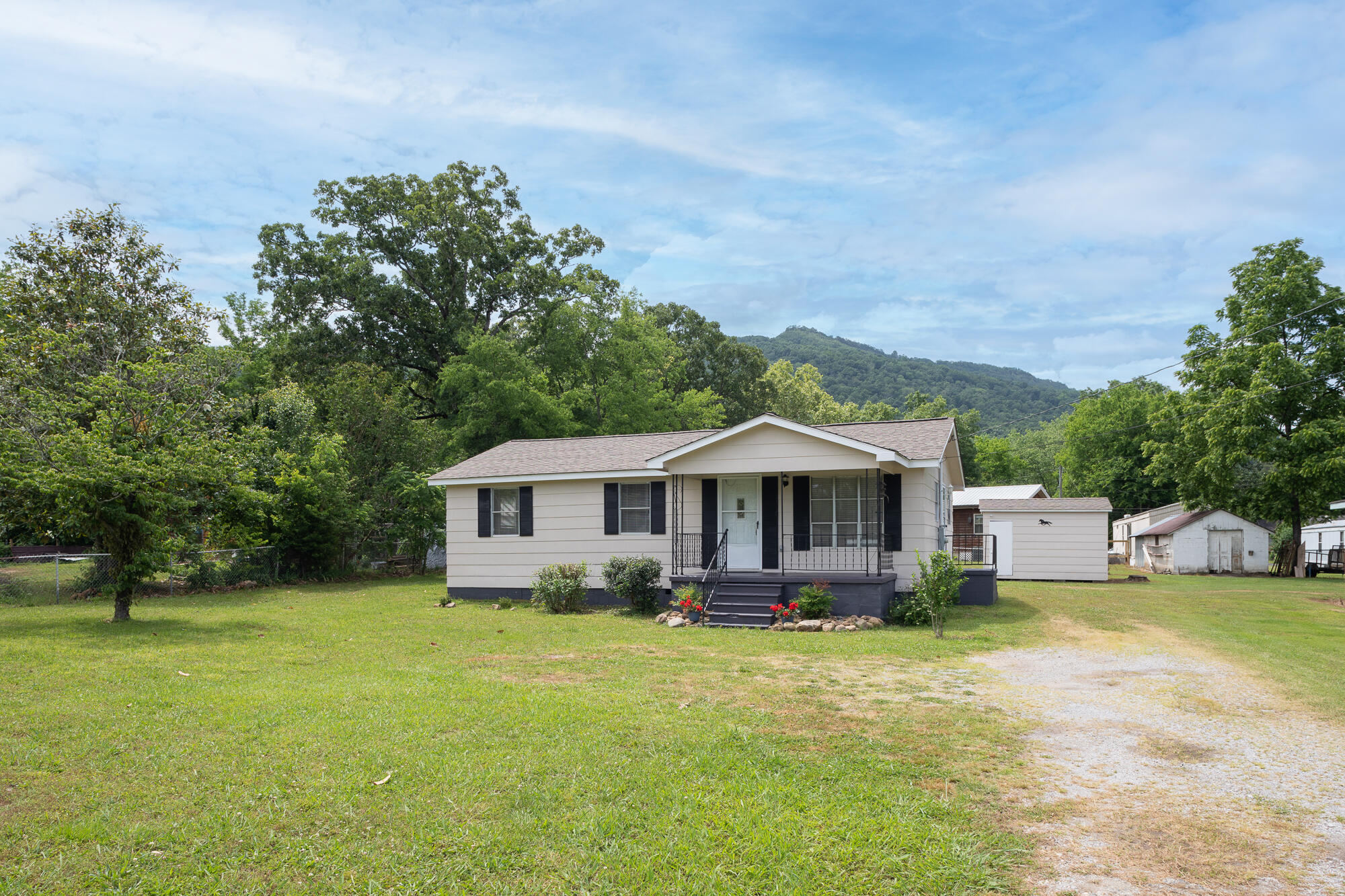350 Gulch Road Trenton, GA 30752 - Photo 24 of 26 20230601_350Gulch__HoltWebb_0133-Edit co