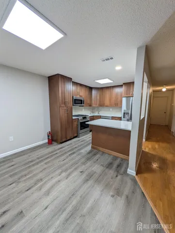 $2,350 | 381 Lancaster Court, Piscataway, NJ 08854