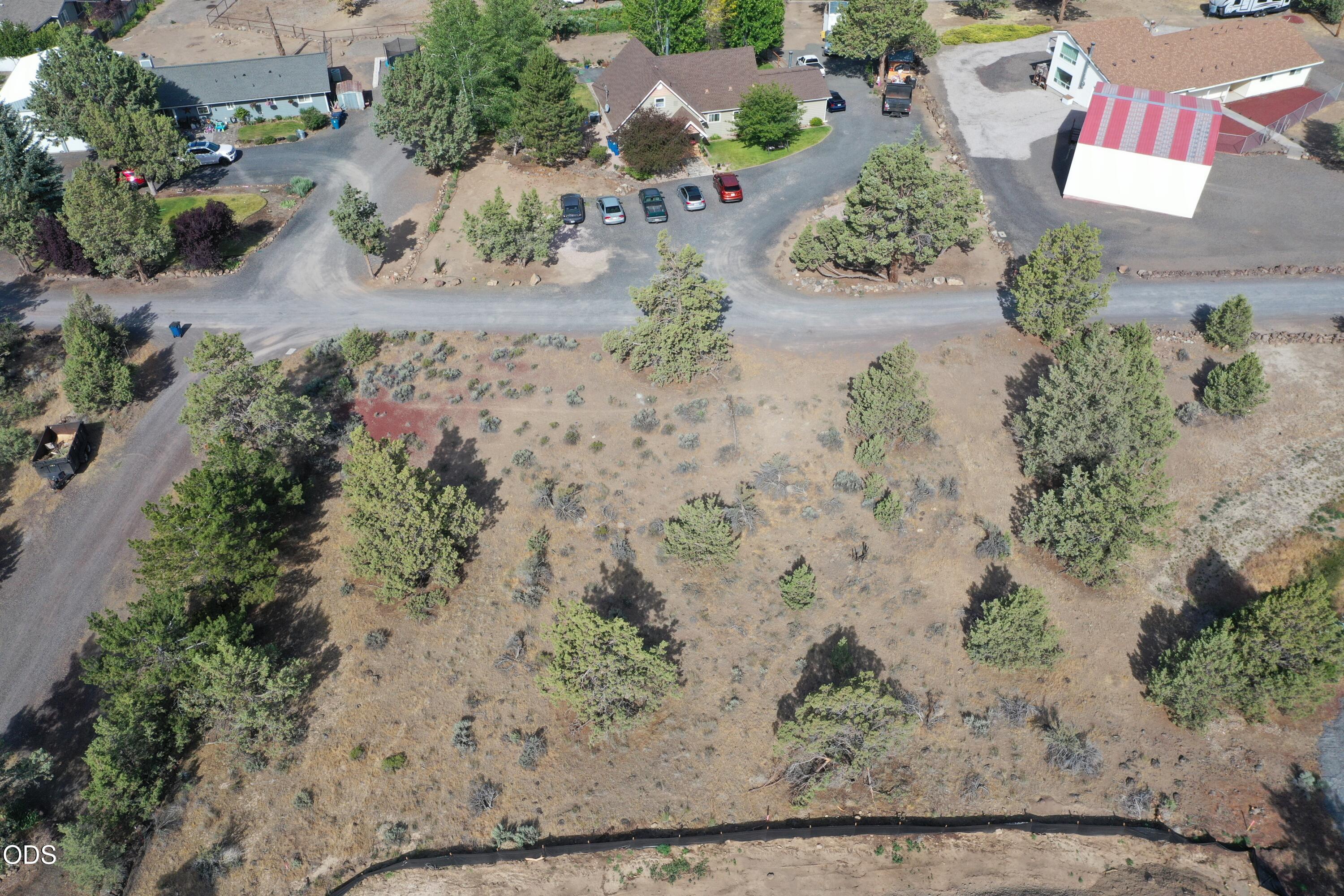3288 Southwest 46th Street Redmond, OR 97756 - Photo 14 of 17