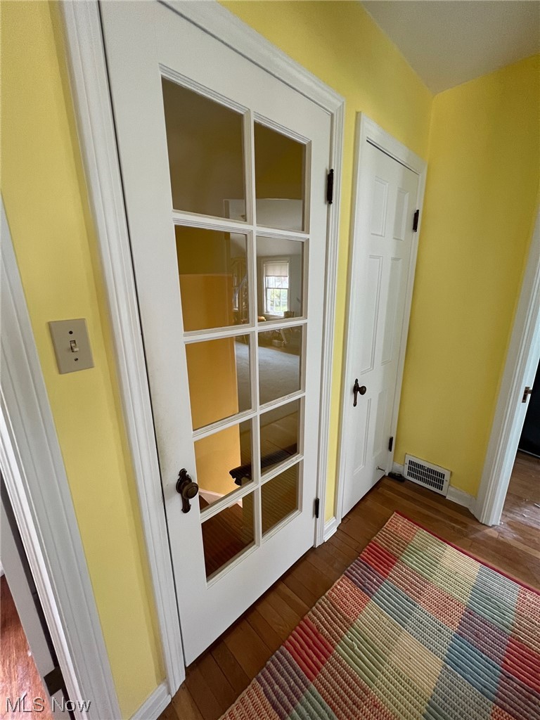 1544 Laclede Road South Euclid, OH 44121 - Photo 15 of 23 hall door up