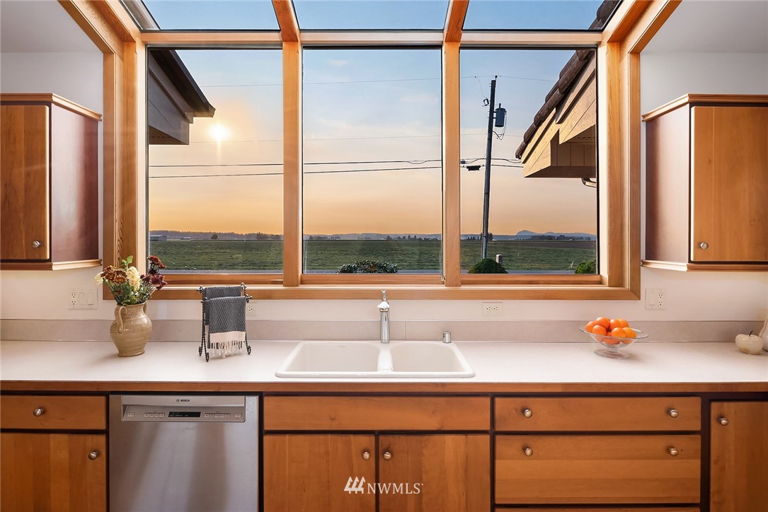 16795 Beaver Marsh Road Mount Vernon, WA 98273 - Photo 11 of 40 Gallery Image 11