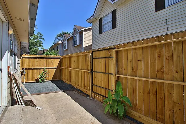 $1,600 | 3802 Willow Springs Lane, Houston, TX 77080