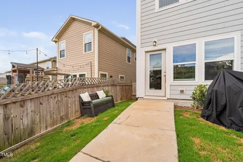 $632,500 | 233 Sage Oak Lane, Holly Springs, NC 27540