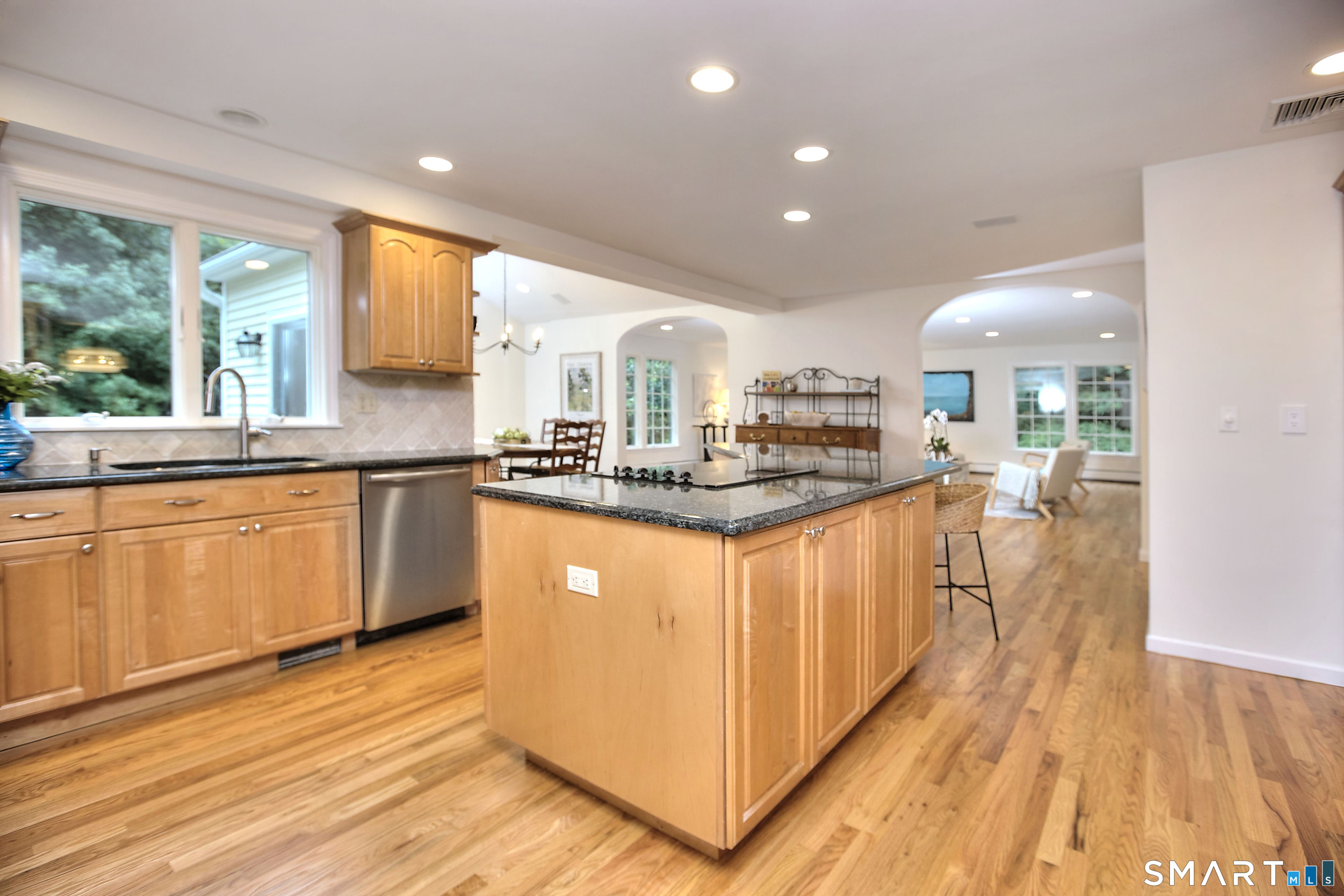 4 North Valley Road Ridgefield, CT 06877 - Photo 8 of 40