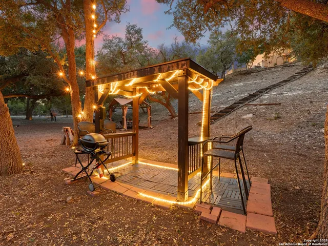 $950,000 | 1504 Red Cloud Peak, Canyon Lake, TX 78133