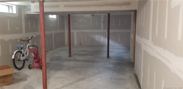 $450,000 | 27 Amber Place, Waterbury, CT 06705