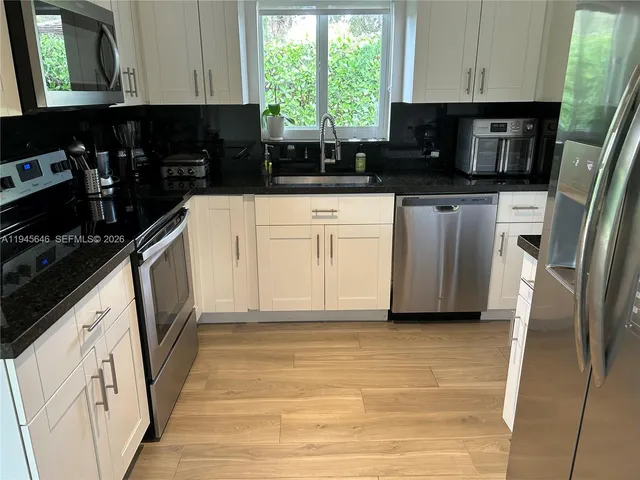 $7,950 | 1240 South Alhambra Circle, Coral Gables, FL 33146