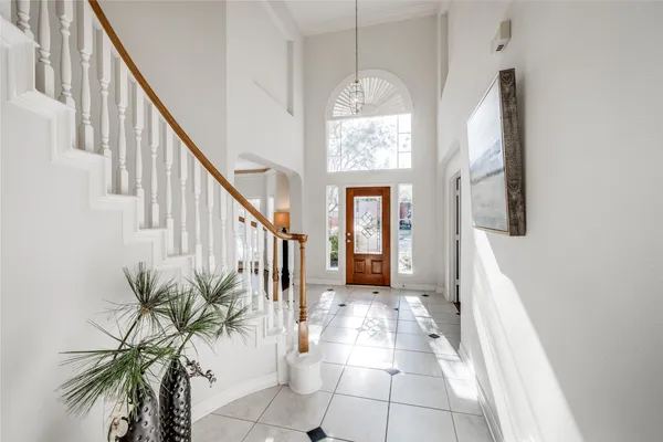 a view of entryway with interior