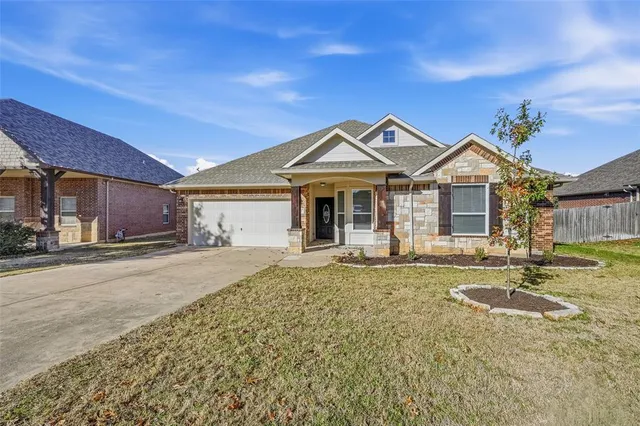$375,000 | 851 Valley Ridge Road, Burleson, TX 76028