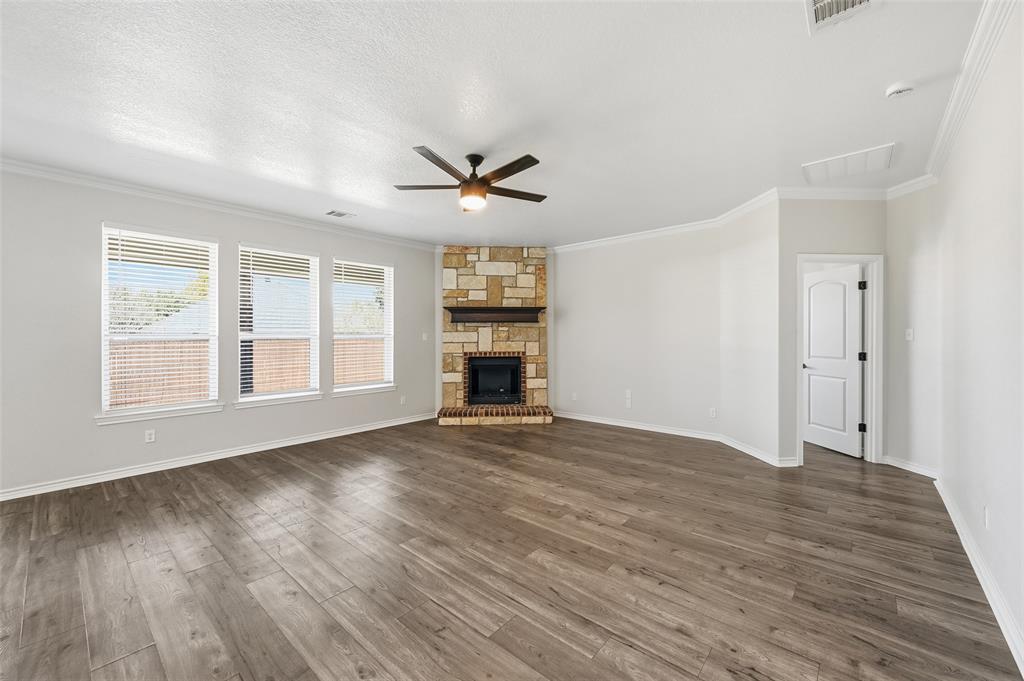 851 Valley Ridge Road Burleson, TX 76028 - Photo 13 of 38