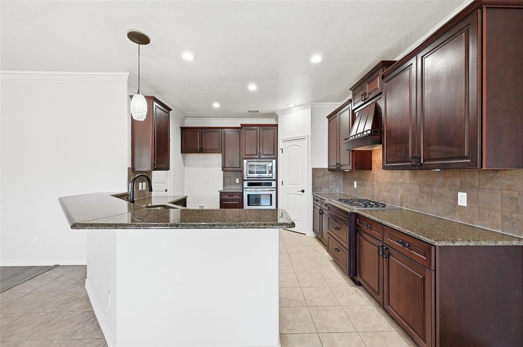 851 Valley Ridge Road Burleson, TX 76028 - Photo 5 of 38