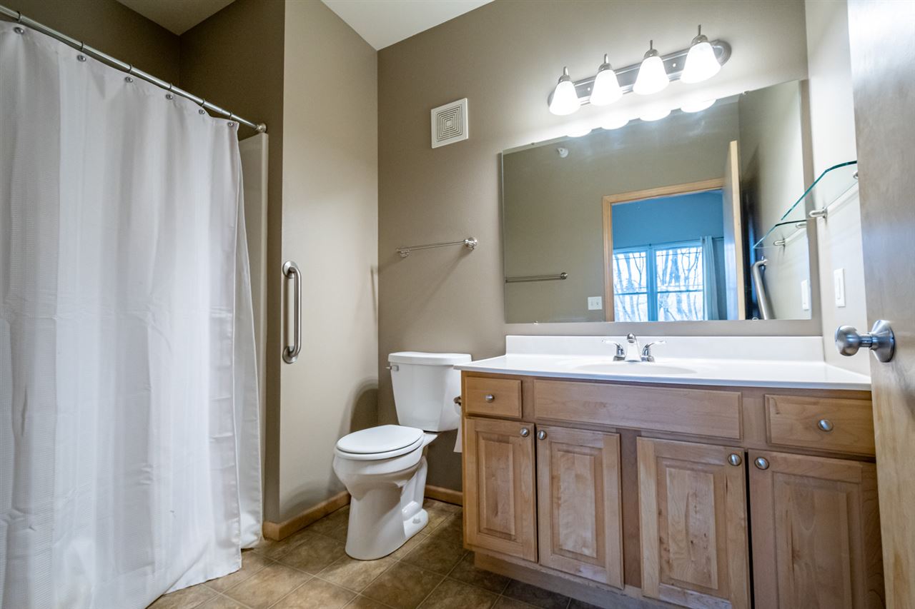 1092 Walnut Avenue, Unit 304 Riverside, IA 52327 - Photo 11 of 14 Gallery Image 11