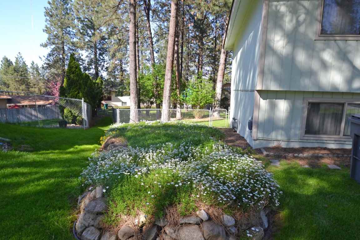 4503 South Bowdish Road Spokane, WA 99206 - Photo 2 of 19