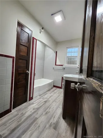 $2,100 | 126 Goddard Avenue, Unit B, Bridgeport, CT 06610