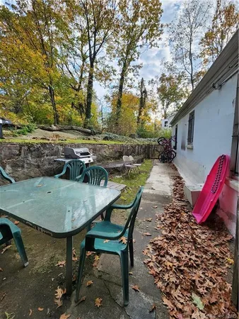 $2,100 | 126 Goddard Avenue, Unit B, Bridgeport, CT 06610