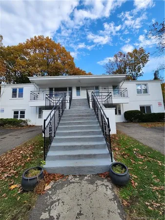 $2,100 | 126 Goddard Avenue, Unit B, Bridgeport, CT 06610