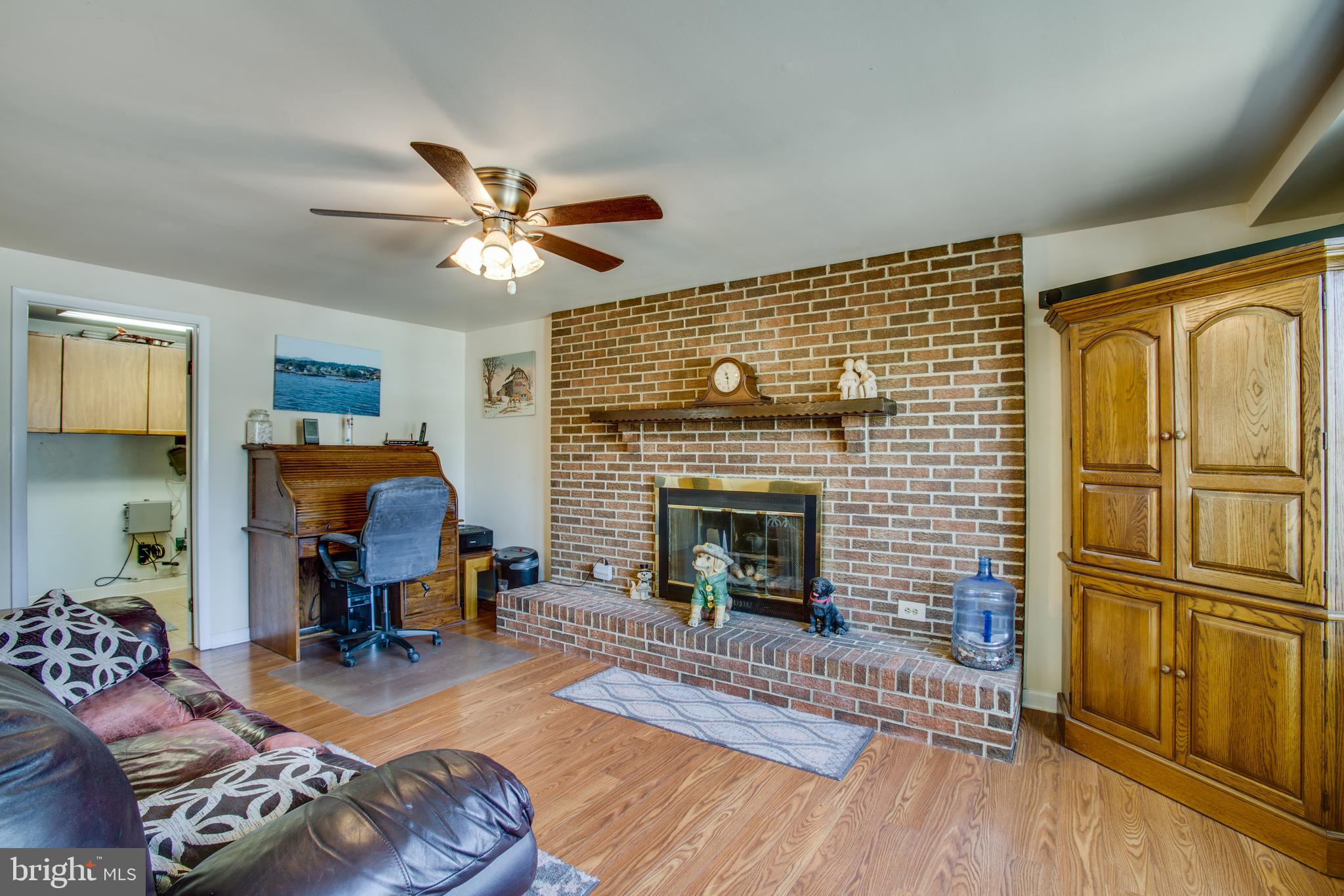 132 North Garfield Road Sterling, VA 20164 - Photo 5 of 38 Gallery Image 5
