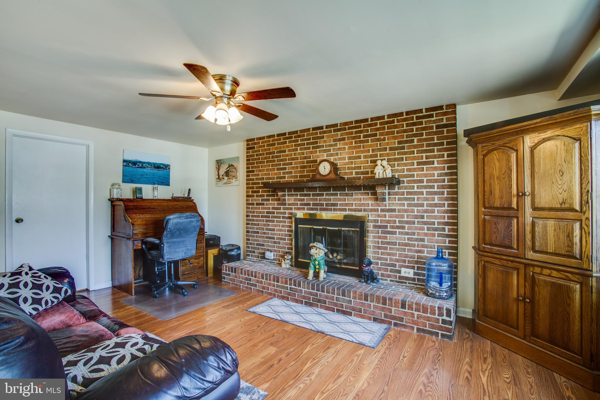 132 North Garfield Road Sterling, VA 20164 - Photo 6 of 38 Gallery Image 6