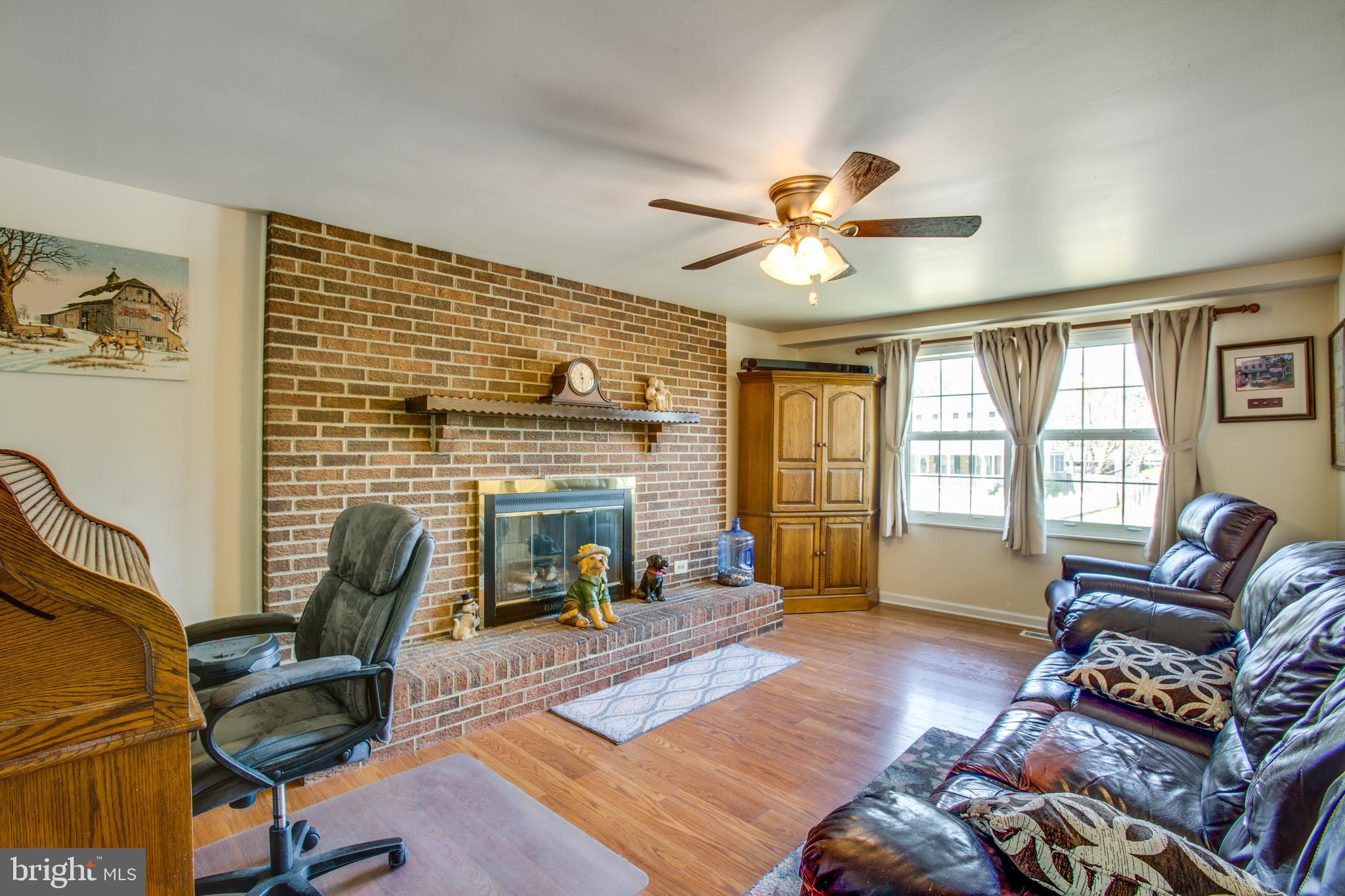 132 North Garfield Road Sterling, VA 20164 - Photo 8 of 38 Gallery Image 8