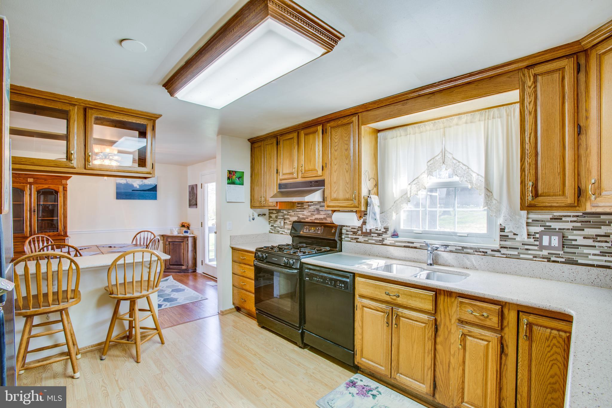 132 North Garfield Road Sterling, VA 20164 - Photo 10 of 38 Gallery Image 10