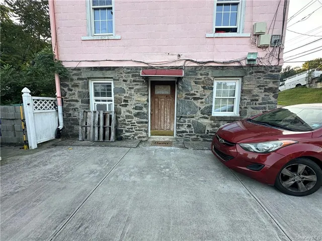 $1,500,000 | 208 Tompkins Avenue, Yonkers, NY 10703