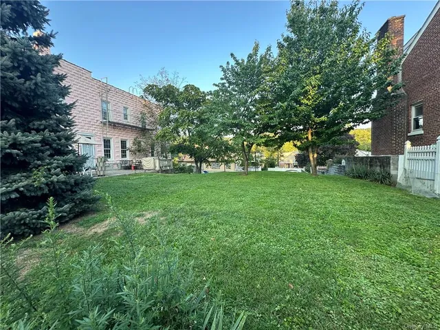 $1,500,000 | 208 Tompkins Avenue, Yonkers, NY 10703
