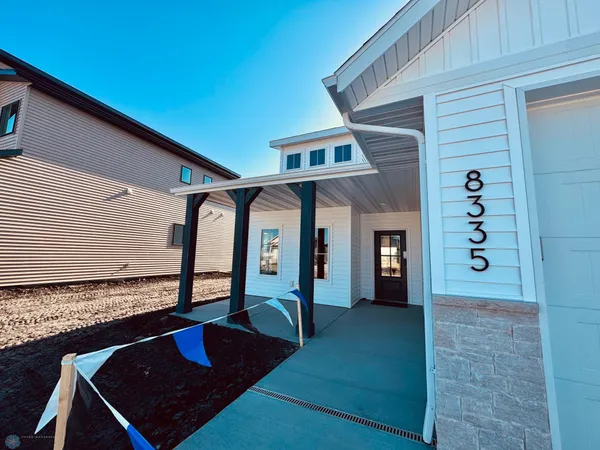 $499,900 | 8335 61st Street South, Horace, ND 58047