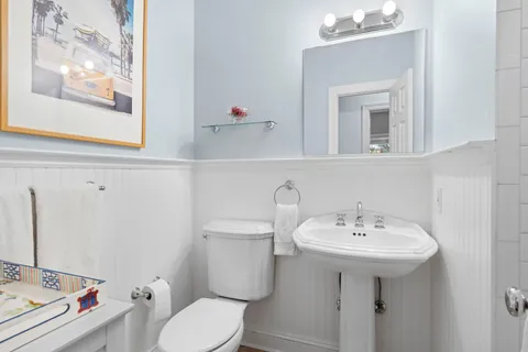 $2,495,000 | 63 Whooping Hollow Road, East Hampton, NY 11937