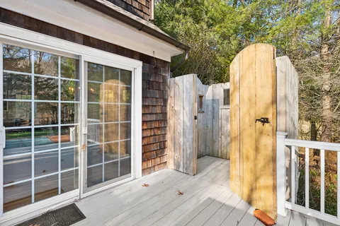 $2,495,000 | 63 Whooping Hollow Road, East Hampton, NY 11937