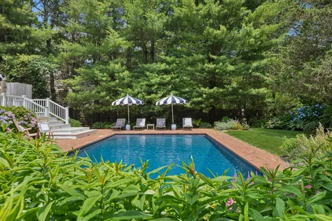 $2,495,000 | 63 Whooping Hollow Road, East Hampton, NY 11937
