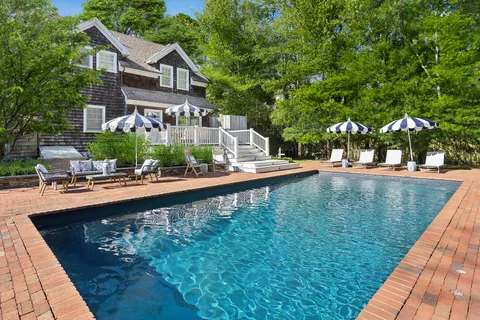 $2,495,000 | 63 Whooping Hollow Road, East Hampton, NY 11937