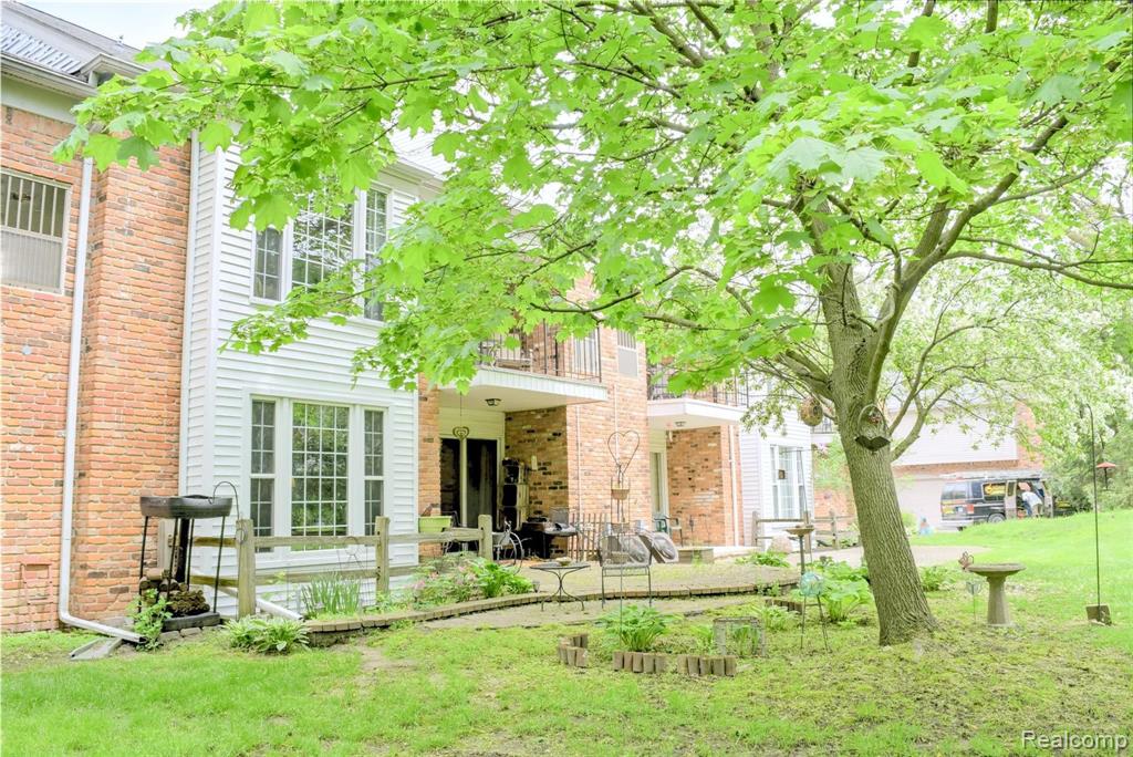 1645 Huntington Park Rochester Hills, MI 48309 - Photo 24 of 25