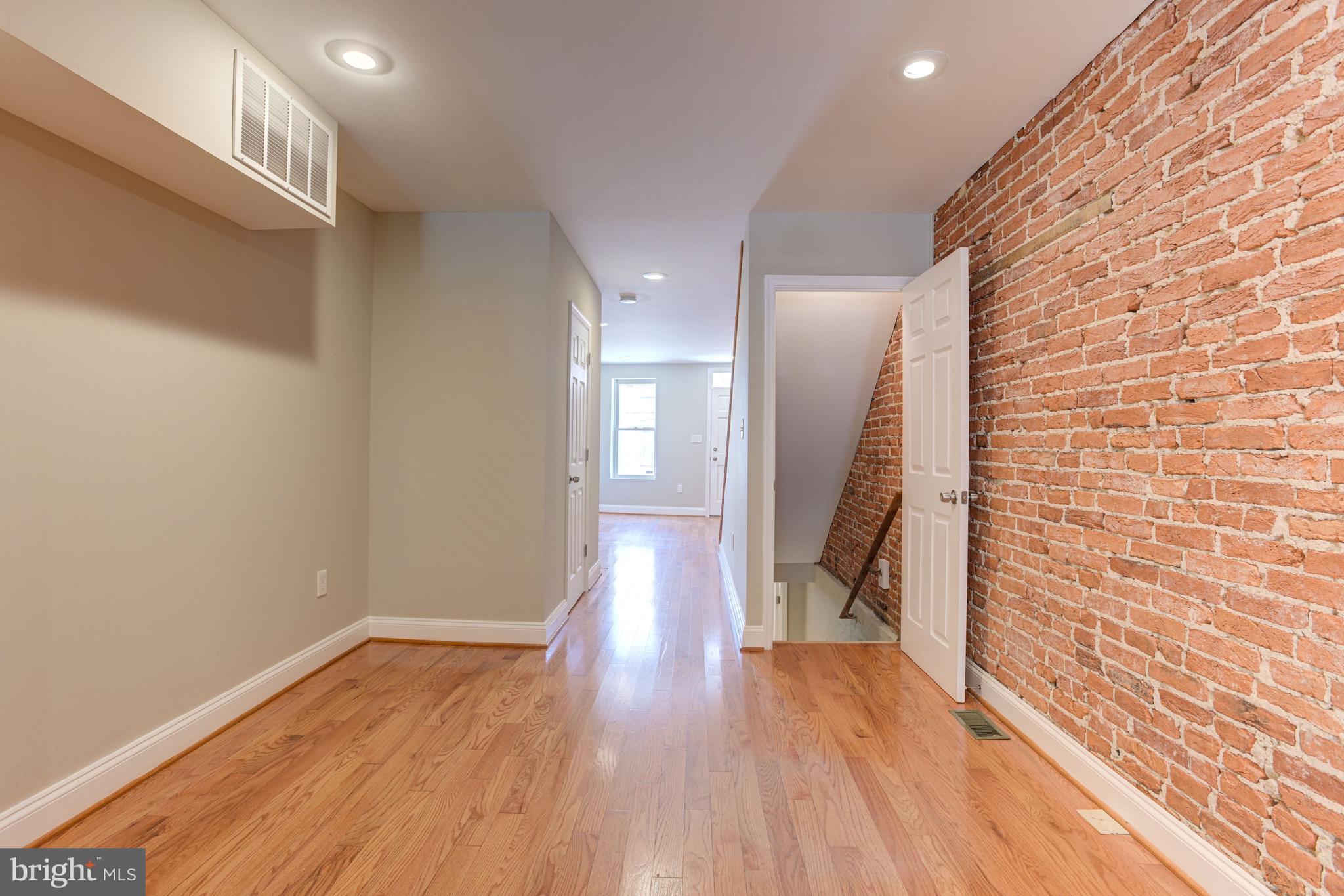 1819 Light Street Baltimore, MD 21230 - Photo 5 of 39 Dining Area