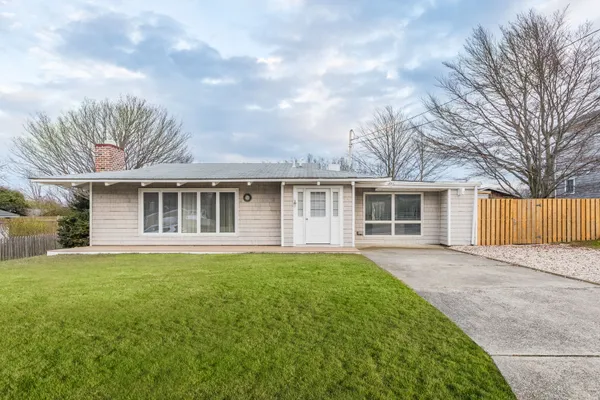 $18,000 | 34 Beach Plum Road, Montauk, NY 11954
