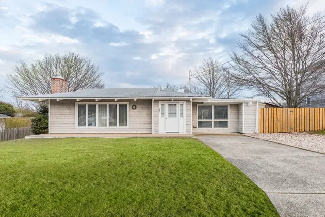 $18,000 | 34 Beach Plum Road, Montauk, NY 11954