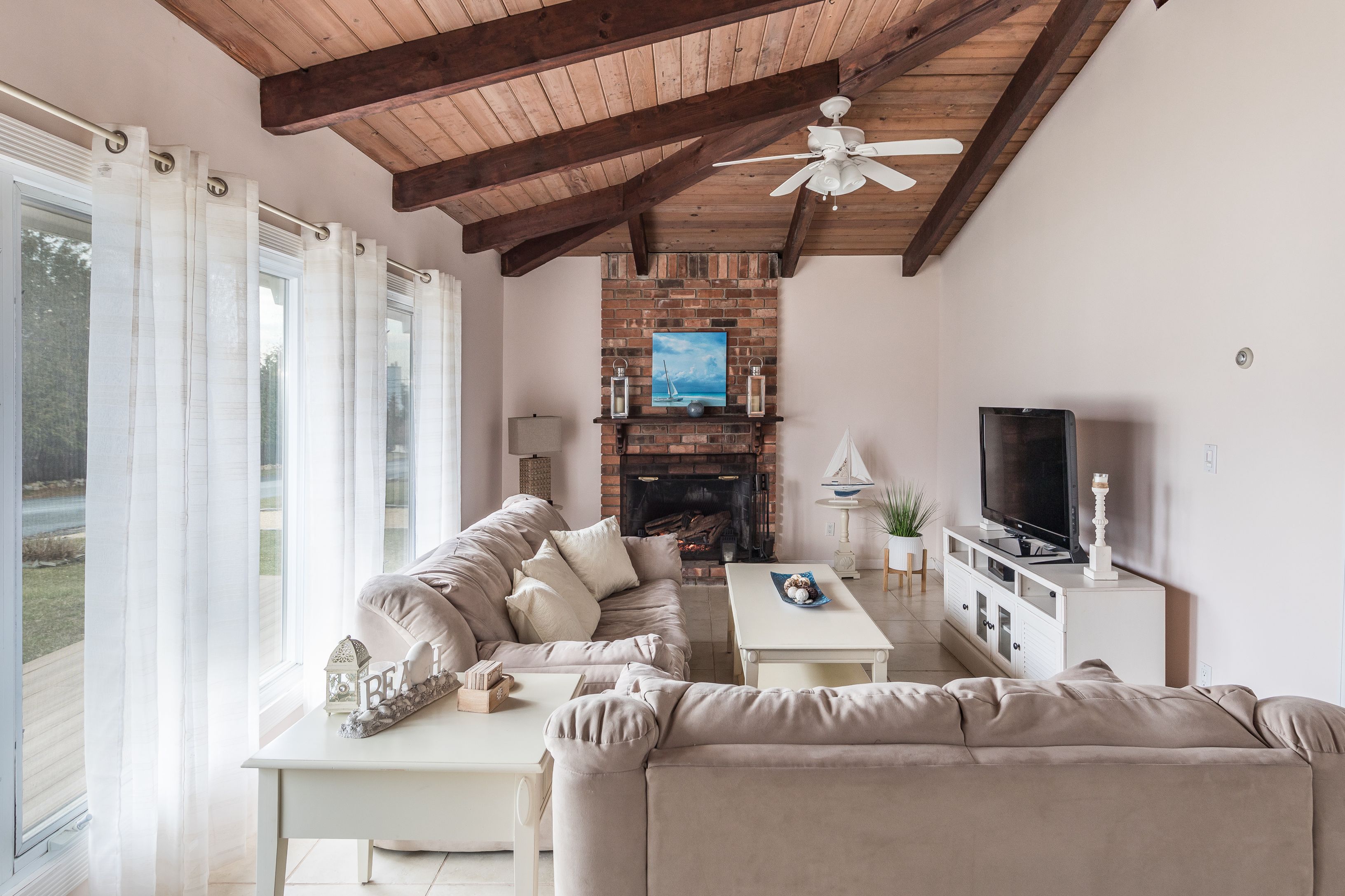 34 Beach Plum Road Montauk, NY 11954 - Photo 3 of 11