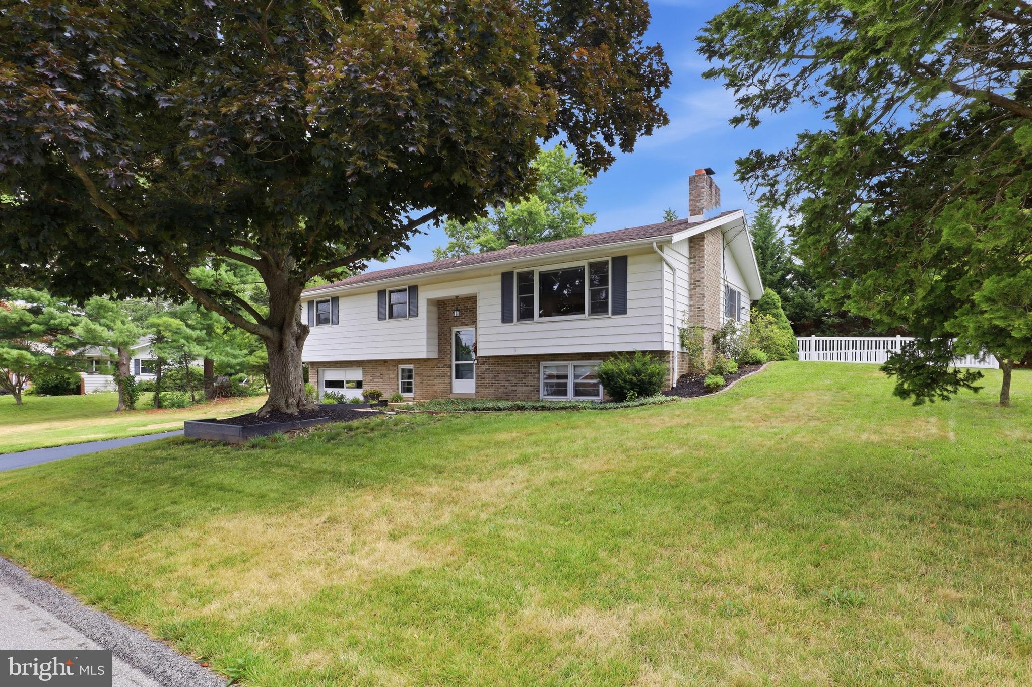137 Ridgefield Drive York, PA 17403 - Photo 2 of 41 Beautiful Corner Lot Location
