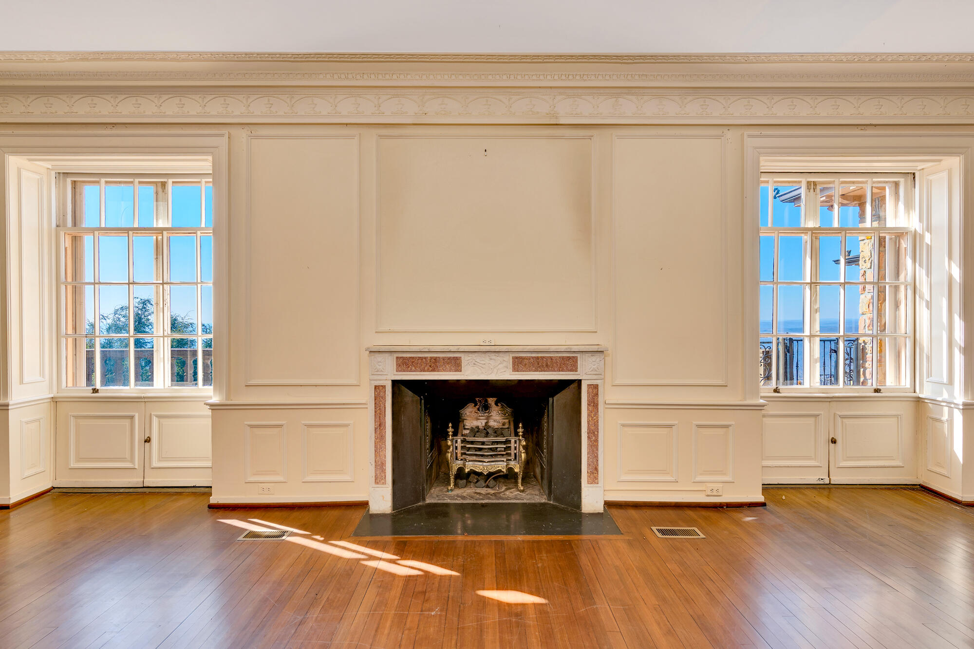 710 West Brow Road Lookout Mountain, TN 37350 - Photo 34 of 94 Formal Living Room Fireplace