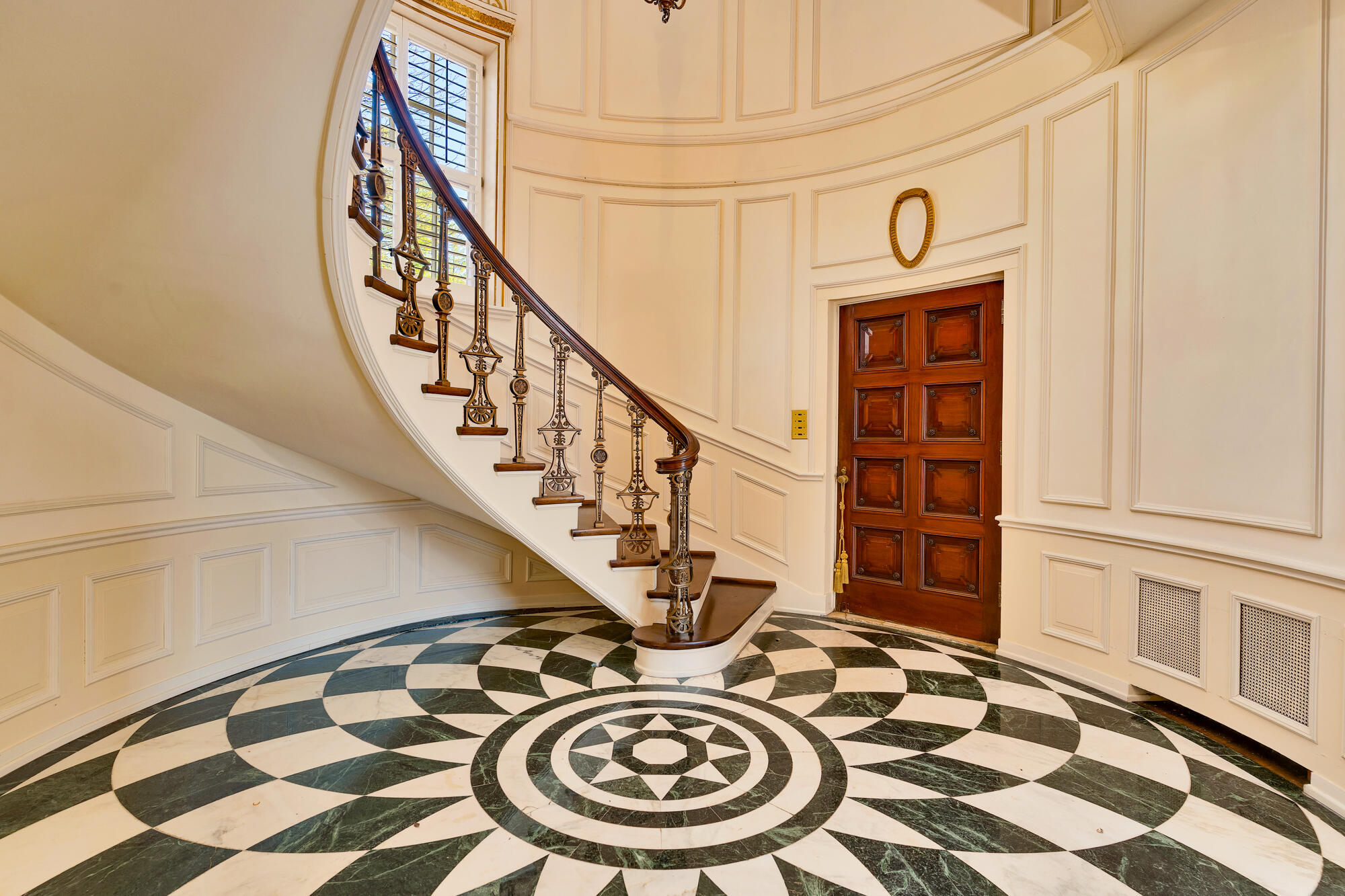 710 West Brow Road Lookout Mountain, TN 37350 - Photo 4 of 94 Elegant Entrance