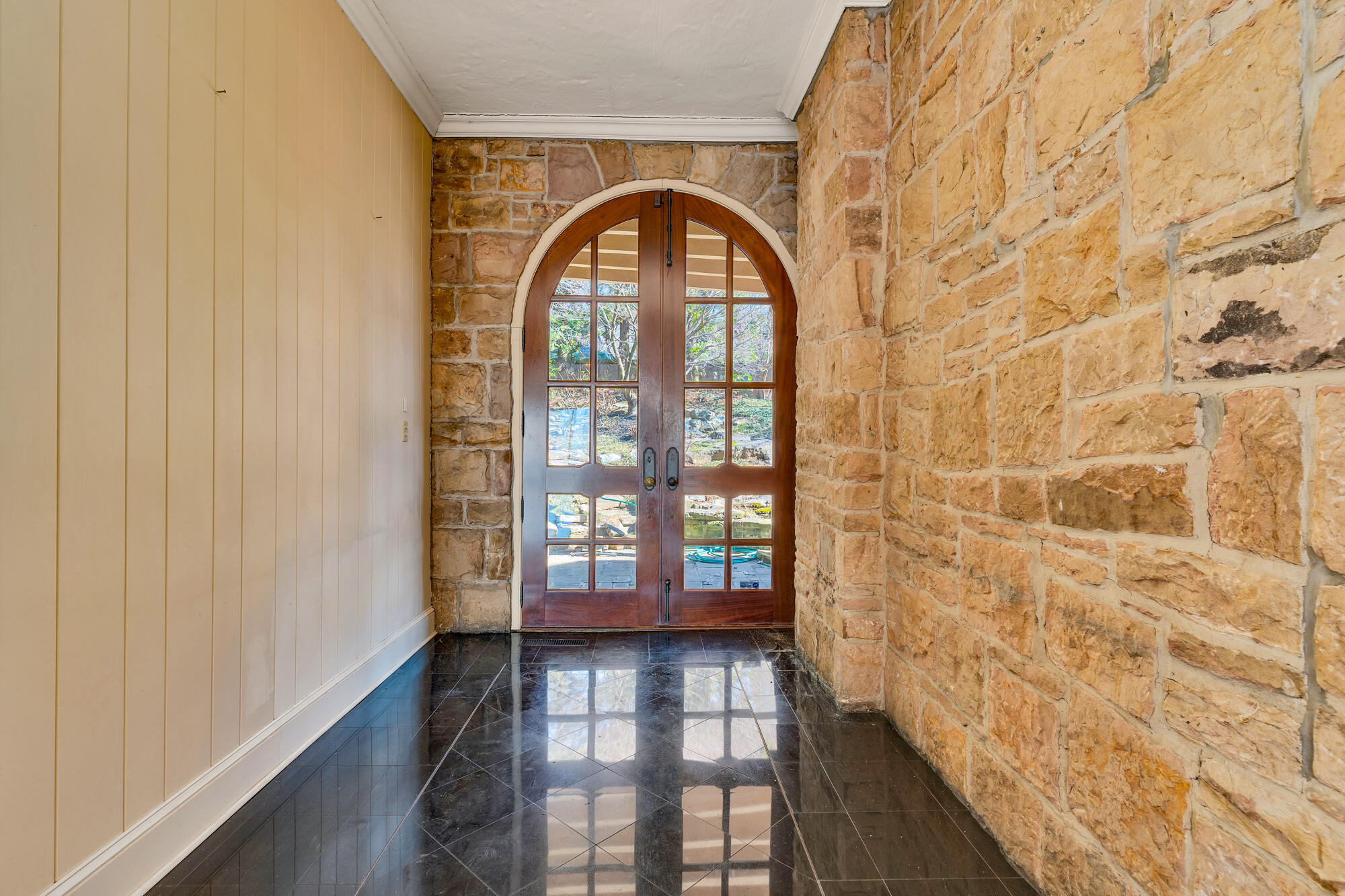 710 West Brow Road Lookout Mountain, TN 37350 - Photo 5 of 94 High Ceilings and historic details