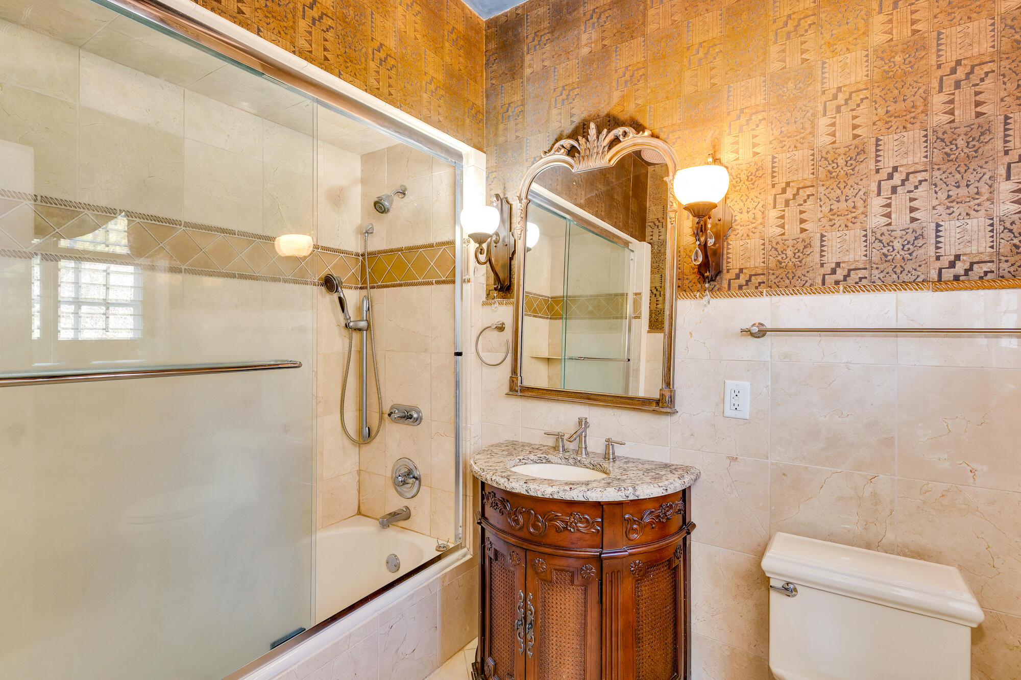 710 West Brow Road Lookout Mountain, TN 37350 - Photo 56 of 94 Ensuite Full Bathroom