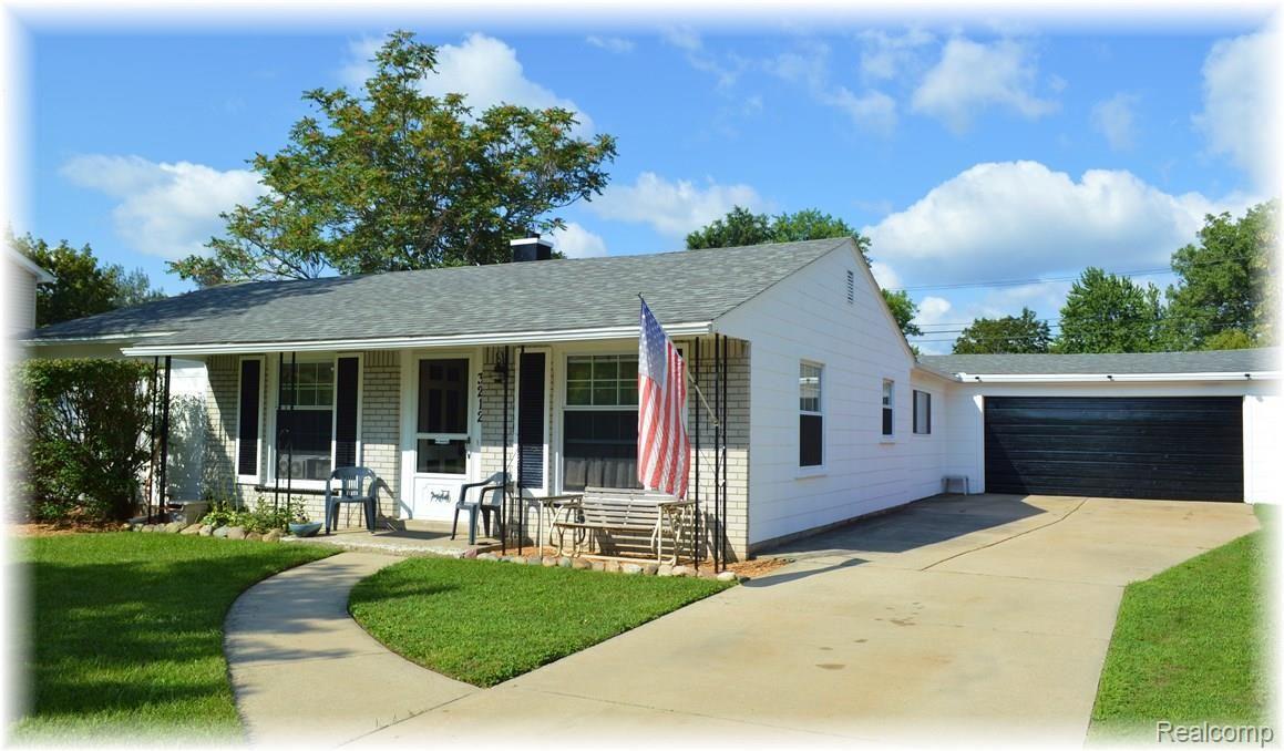 3212 Avon Manor Road Rochester, MI 48307 - Photo 1 of 41 Welcome to 3212 Avon Manor, Rochester Hills, MI