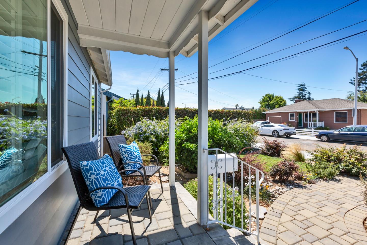 16 North Rochester Street San Mateo, CA 94401 - Photo 4 of 27 a view of a patio with table and chairs and potted plants